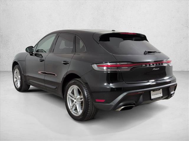 Certified 2025 Porsche Macan Turbo image 3