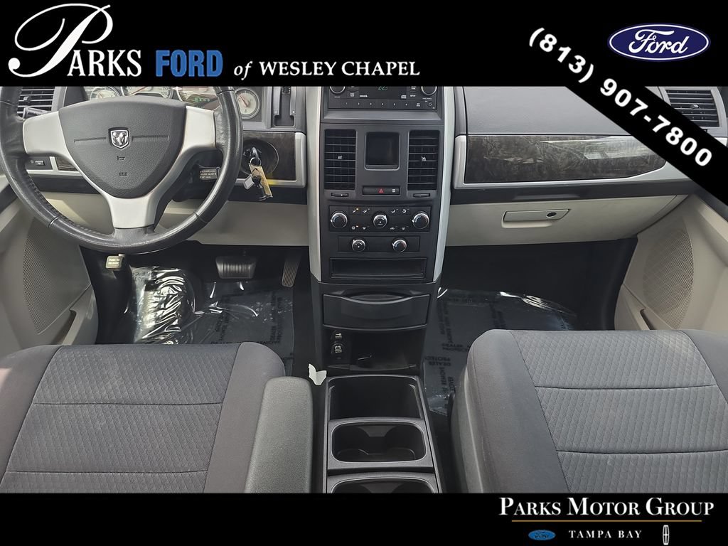 Used 2010 Dodge Grand Caravan SXT FWD image 10