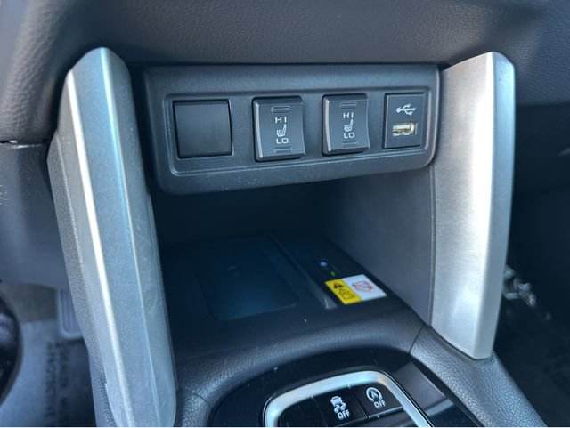 Used 2022 Toyota Corolla Cross XLE w/ Convenience Package image 29