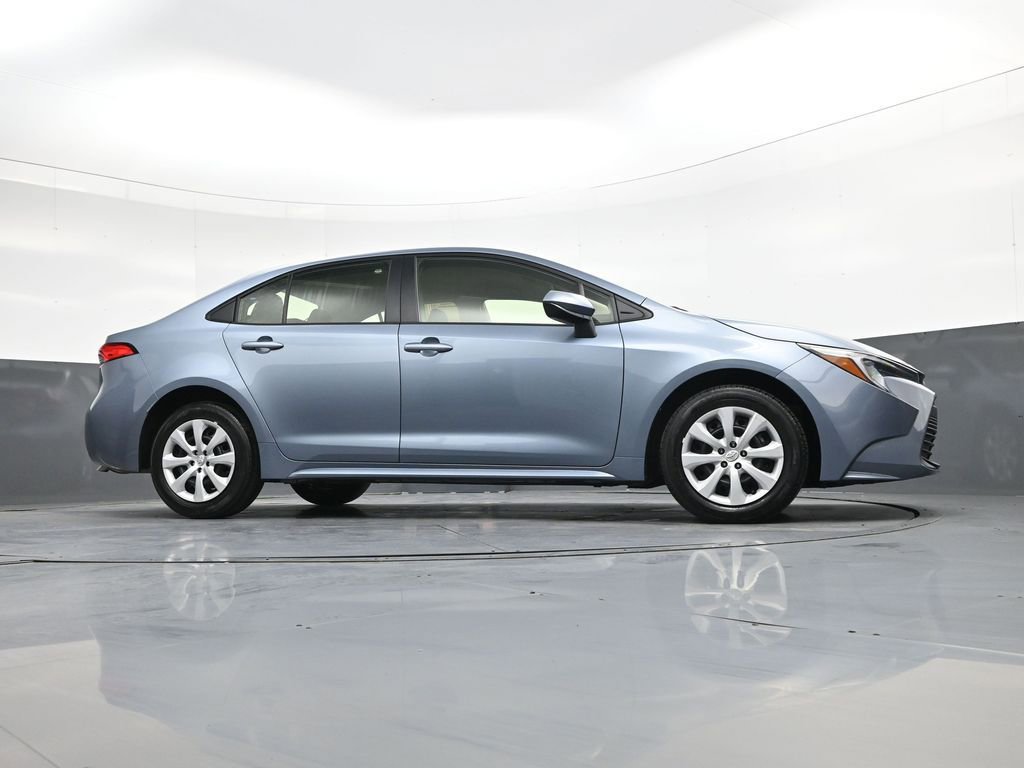 Used 2025 Toyota Corolla LE image 36