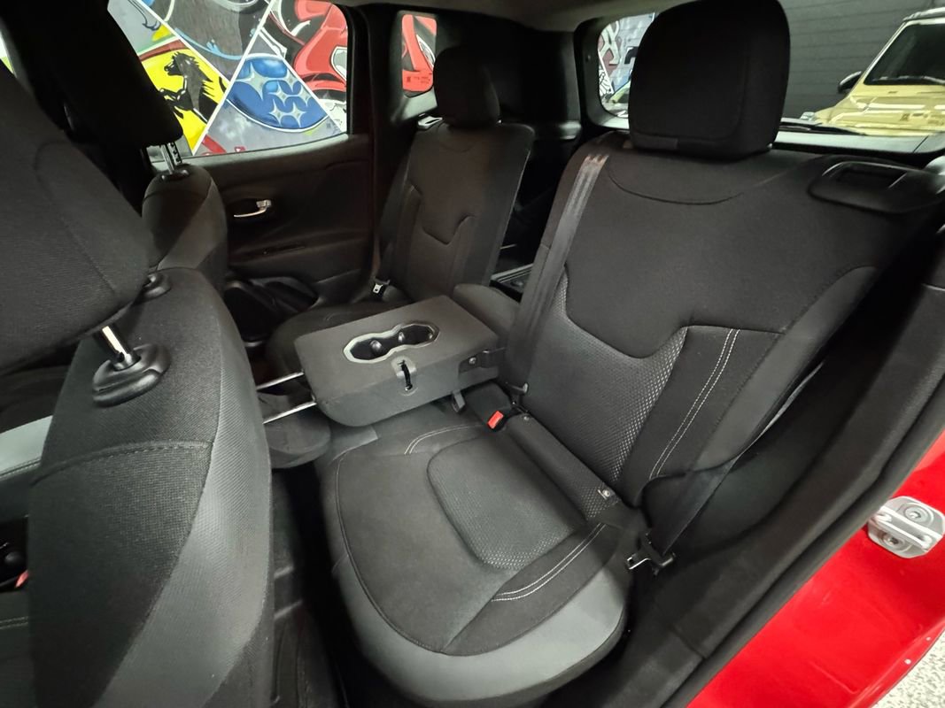Used 2022 Jeep Renegade Latitude w/ Convenience Group AWD/4WD image 14