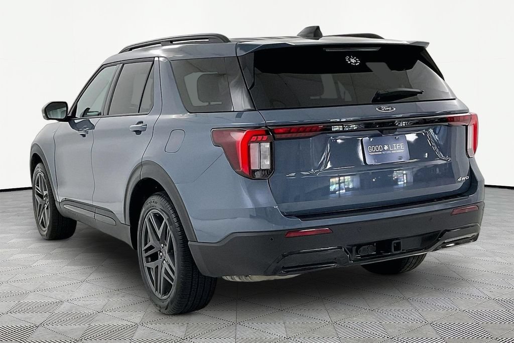 Used 2025 Ford Explorer ST-Line w/ Premium Package AWD/4WD image 4