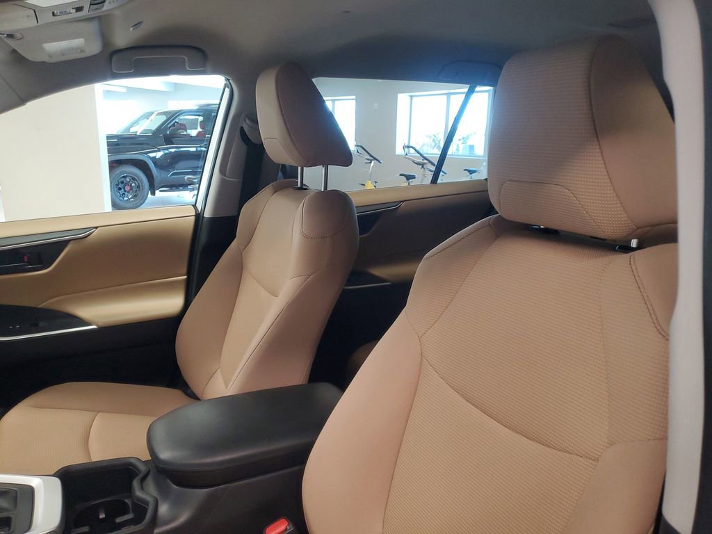 Used 2024 Toyota RAV4 LE image 16