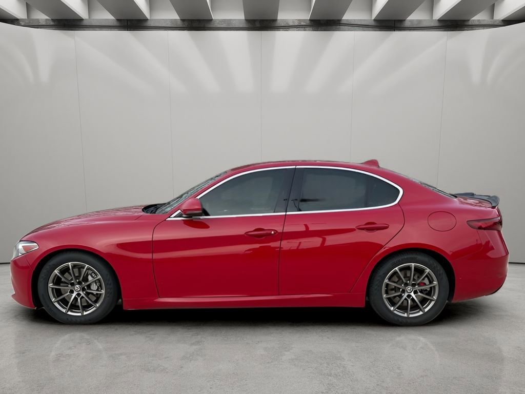 Used 2020 Alfa Romeo Giulia image 2
