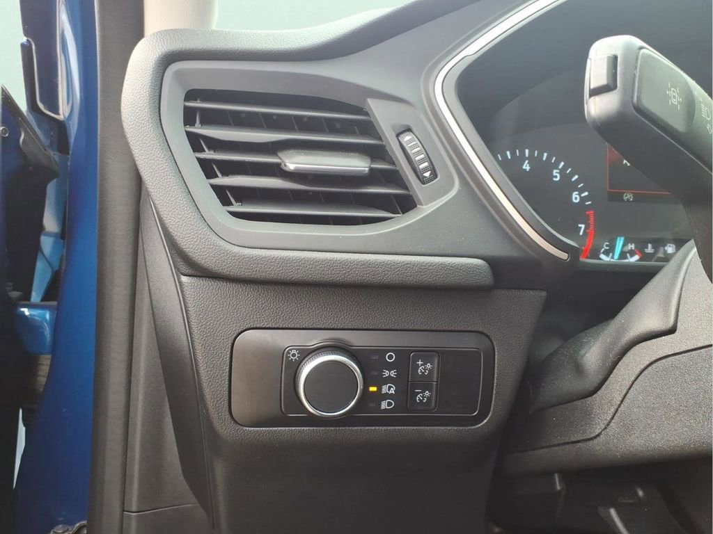 Used 2022 Ford Escape SE w/ Cold Weather Package image 22