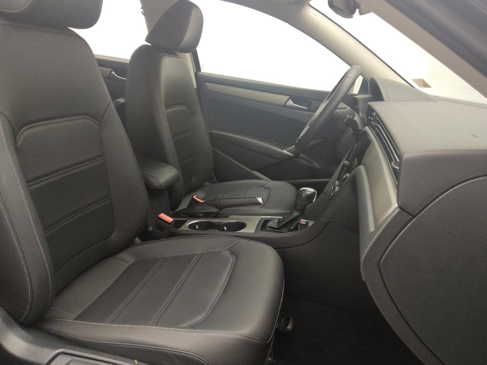 Used 2022 Volkswagen Passat 2.0T SE image 21