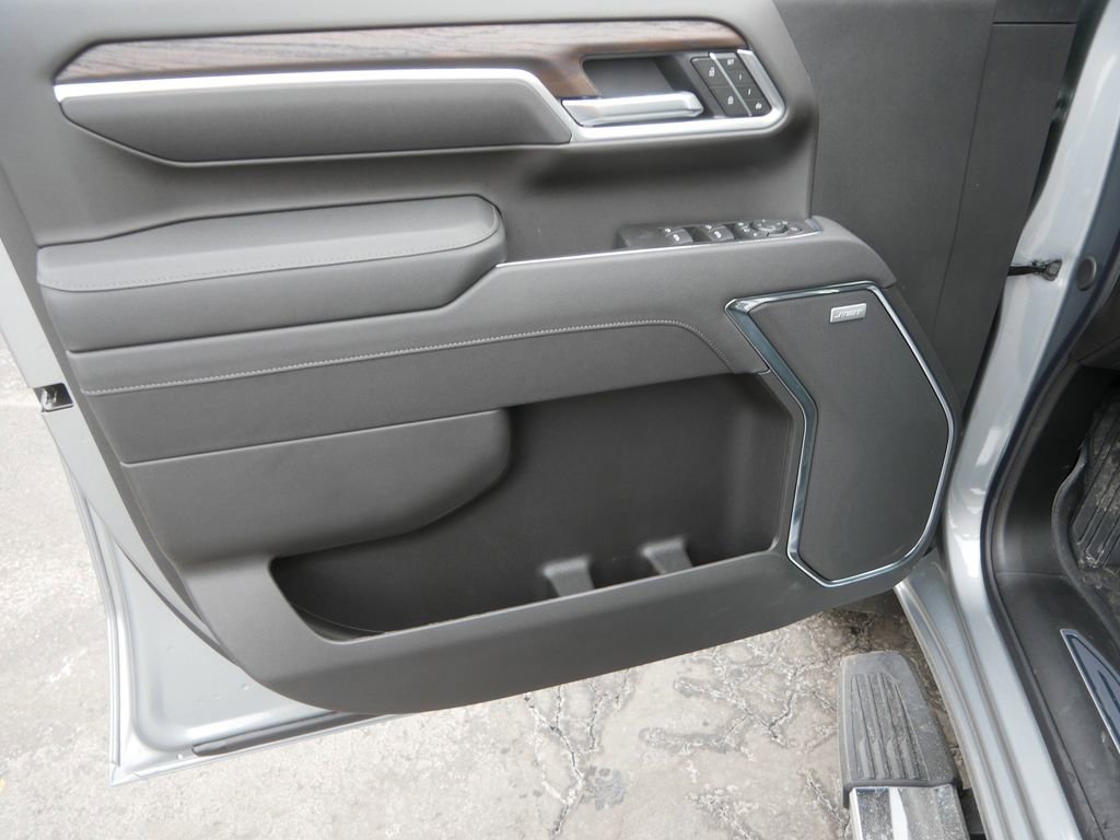 Used 2026 GMC Sierra 3500 SLT w/ SLT Premium Package image 15