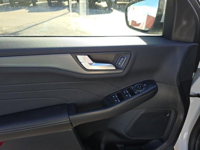 New 2026 Ford Escape SE w/ Class II Trailer Tow Package image 12