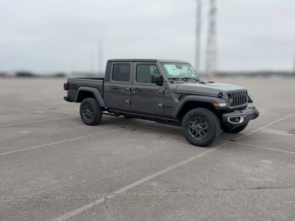 New 2026 Jeep Gladiator Sport image 16