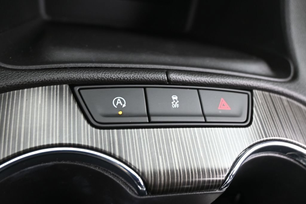 Used 2023 GMC Acadia SLT w/ Technology Package FWD image 31