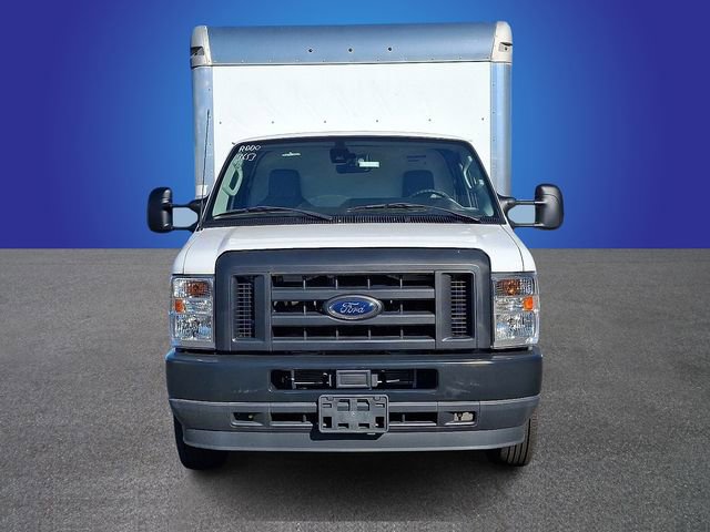 Used 2024 Ford E-450 and Econoline 450 Super Duty w/ Driver's Safety Package image 2