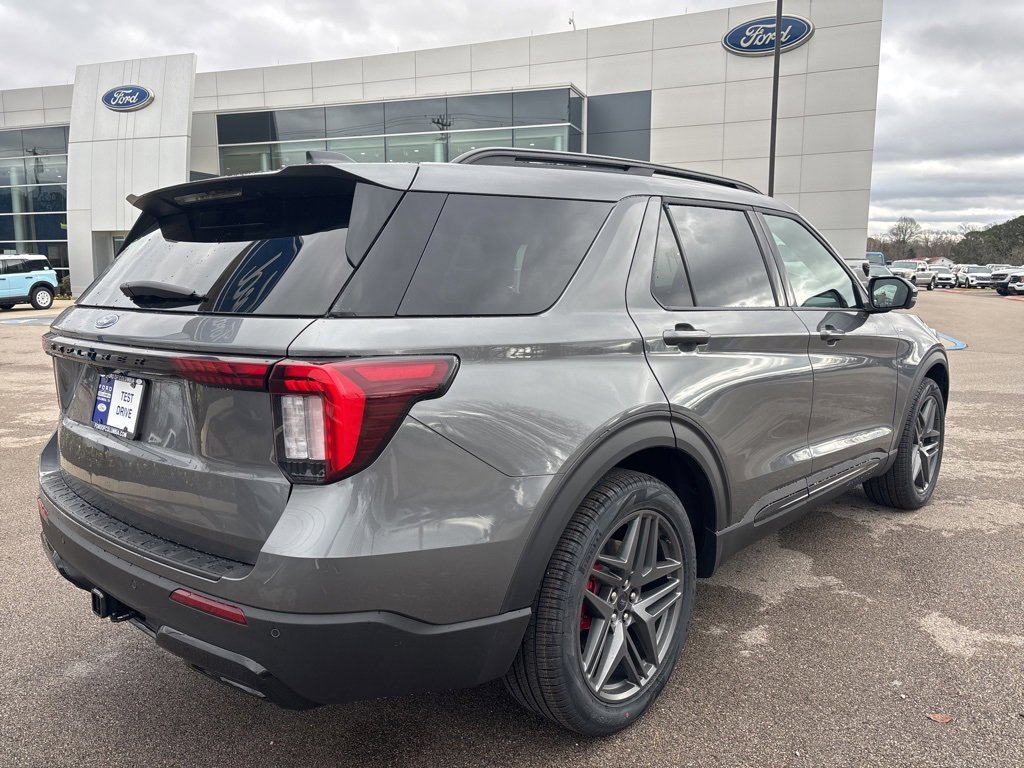 New 2026 Ford Explorer ST-Line w/ ST-Line Street Pack image 13