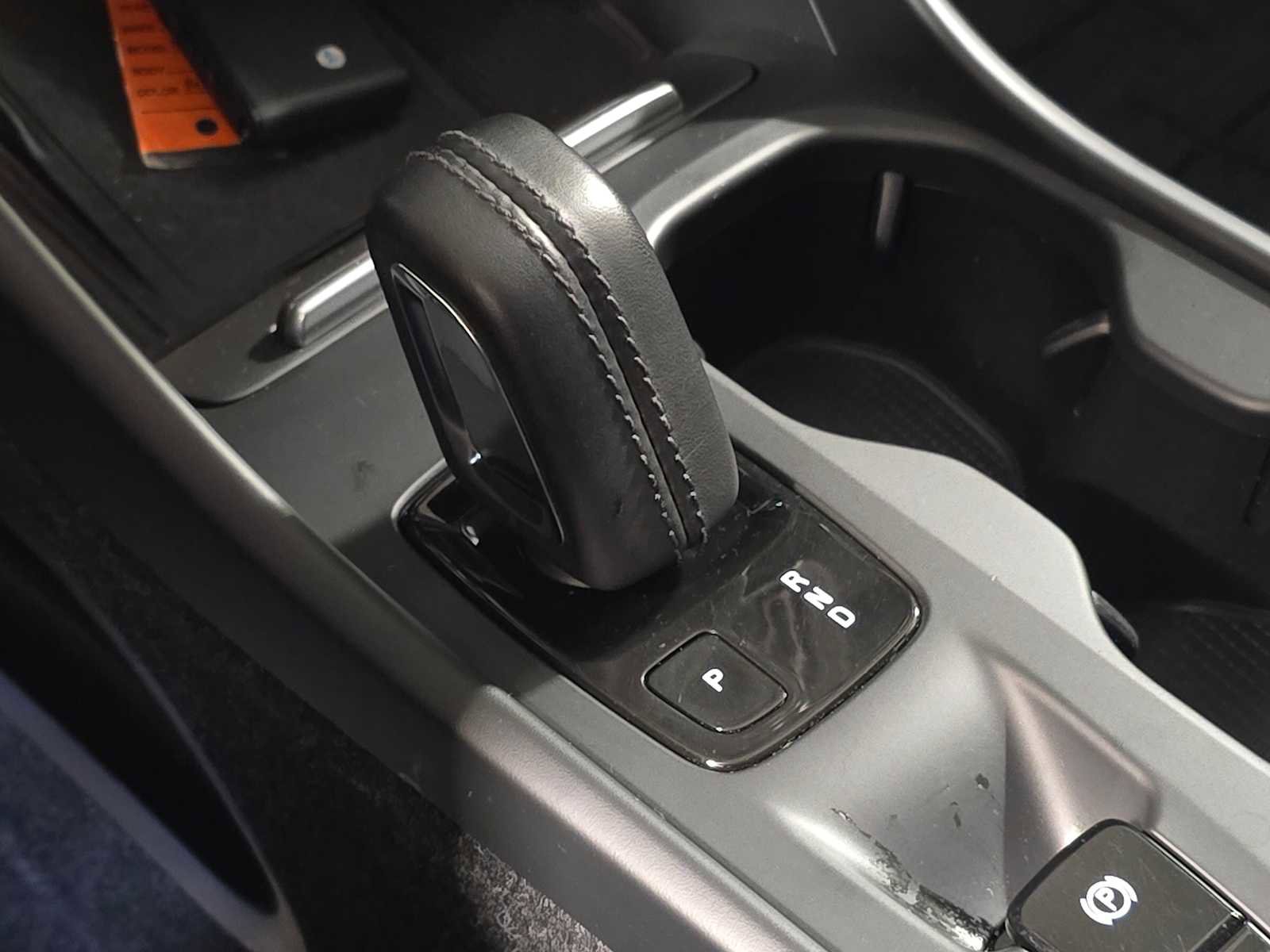 Used 2019 Volvo XC40 T5 Momentum image 19