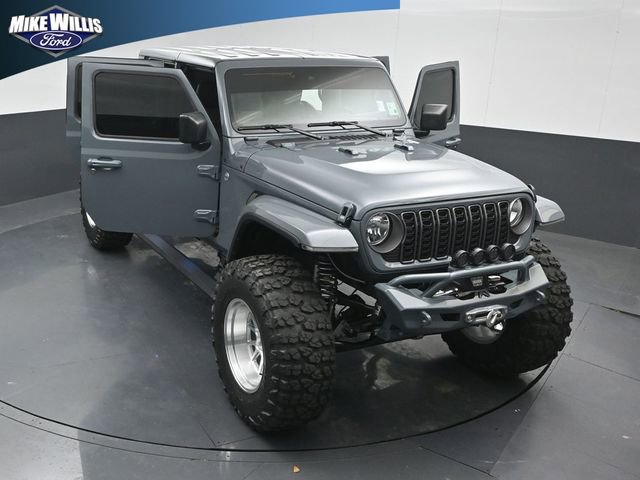 Used 2025 Jeep Gladiator Overland AWD/4WD image 25