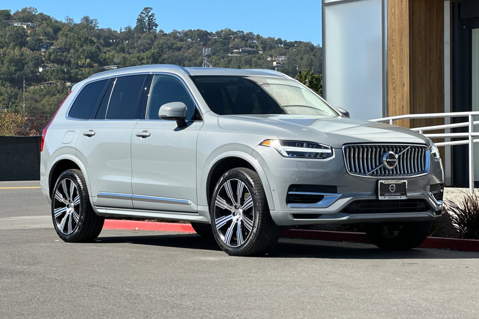 Certified 2025 Volvo XC90 T8 Ultra w/ Protection Package AWD/4WD image 10