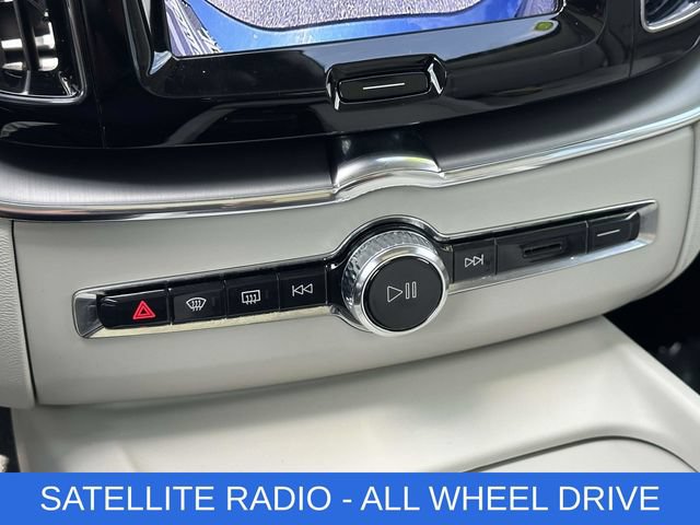 Used 2025 Volvo XC60 B5 Core w/ Climate Package AWD/4WD image 5