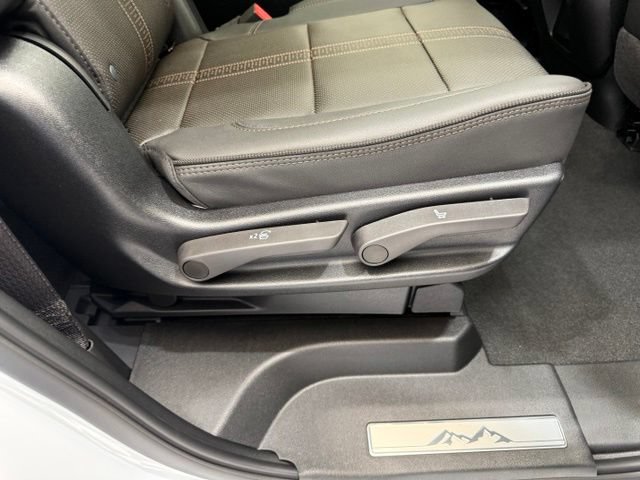 New 2026 Chevrolet Tahoe High Country AWD/4WD image 29