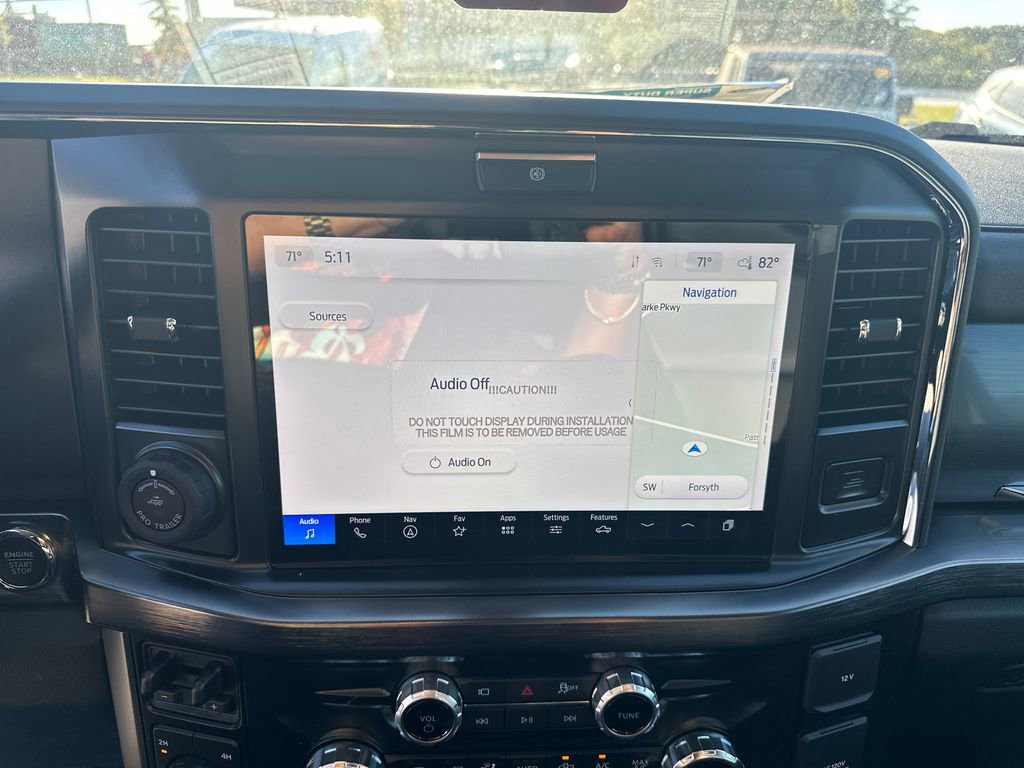 New 2026 Ford F250 Lariat w/ Black Appearance Package image 27