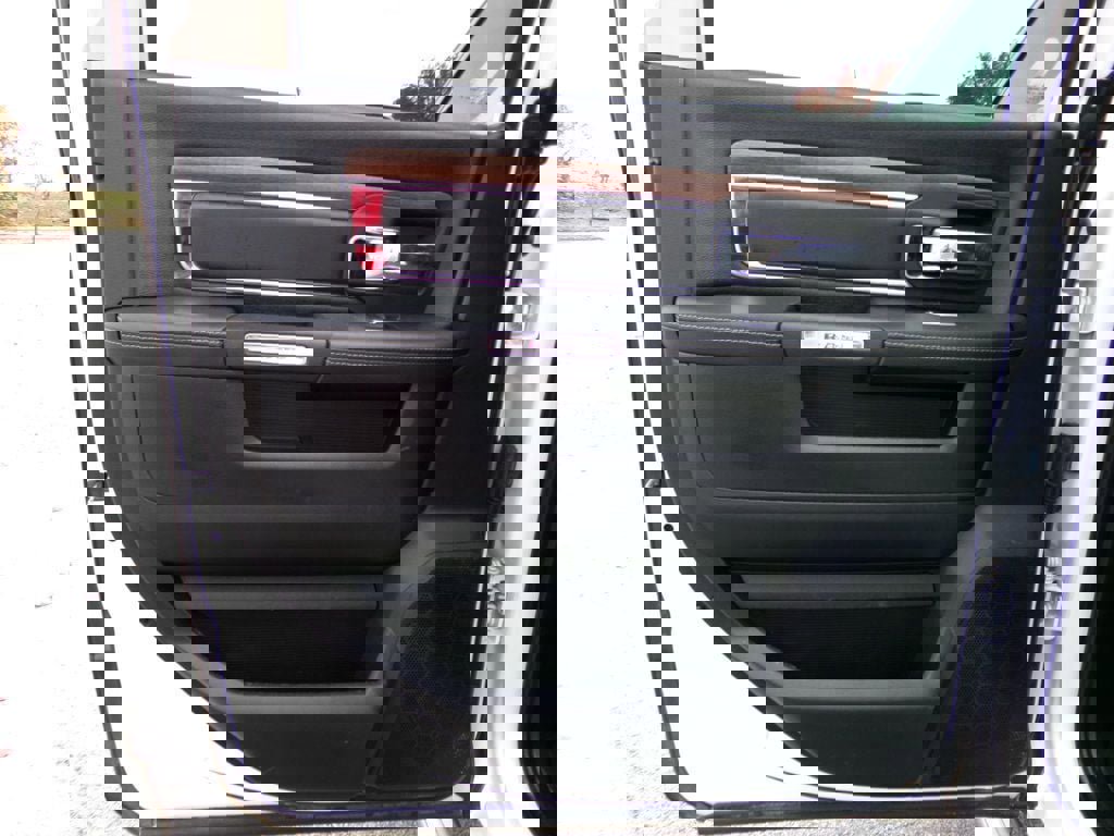 Used 2017 RAM 3500 Laramie image 12