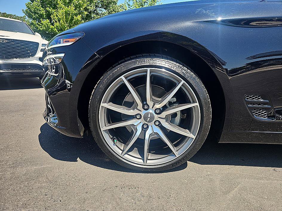 Used 2023 Genesis G70 2.0T RWD image 9