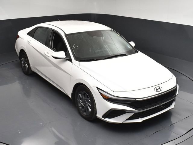 Used 2024 Hyundai Elantra SEL FWD image 39