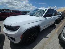 Used 2024 Jeep Grand Cherokee Altitude AWD/4WD image 19
