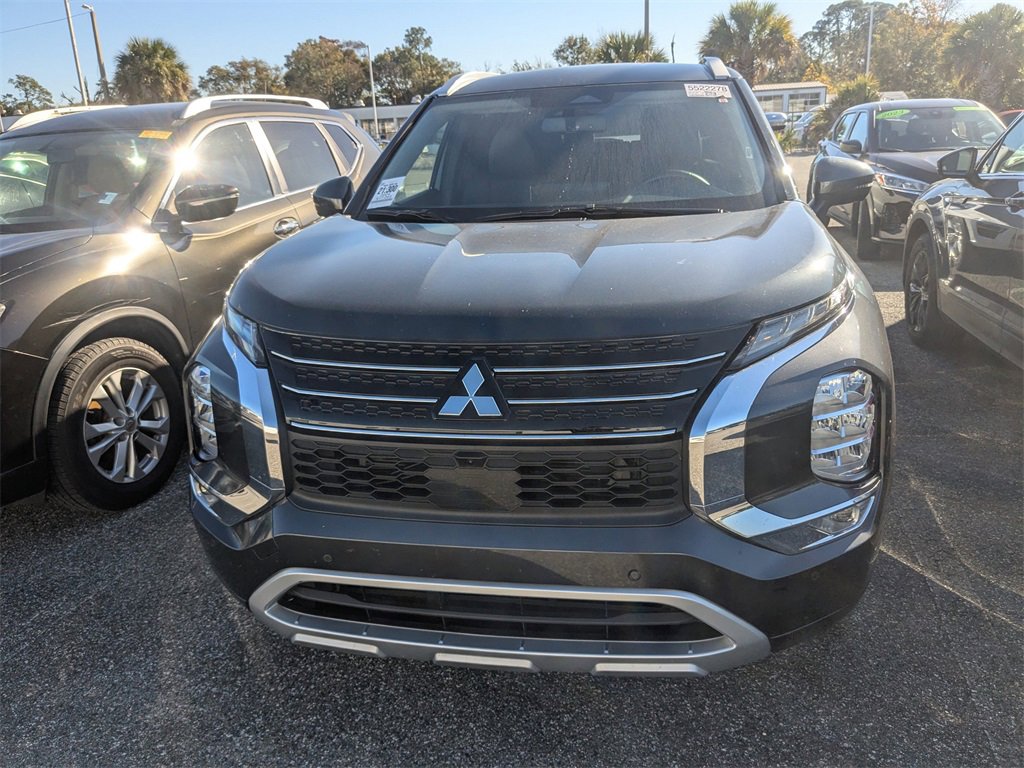 Used 2024 Mitsubishi Outlander SEL image 2