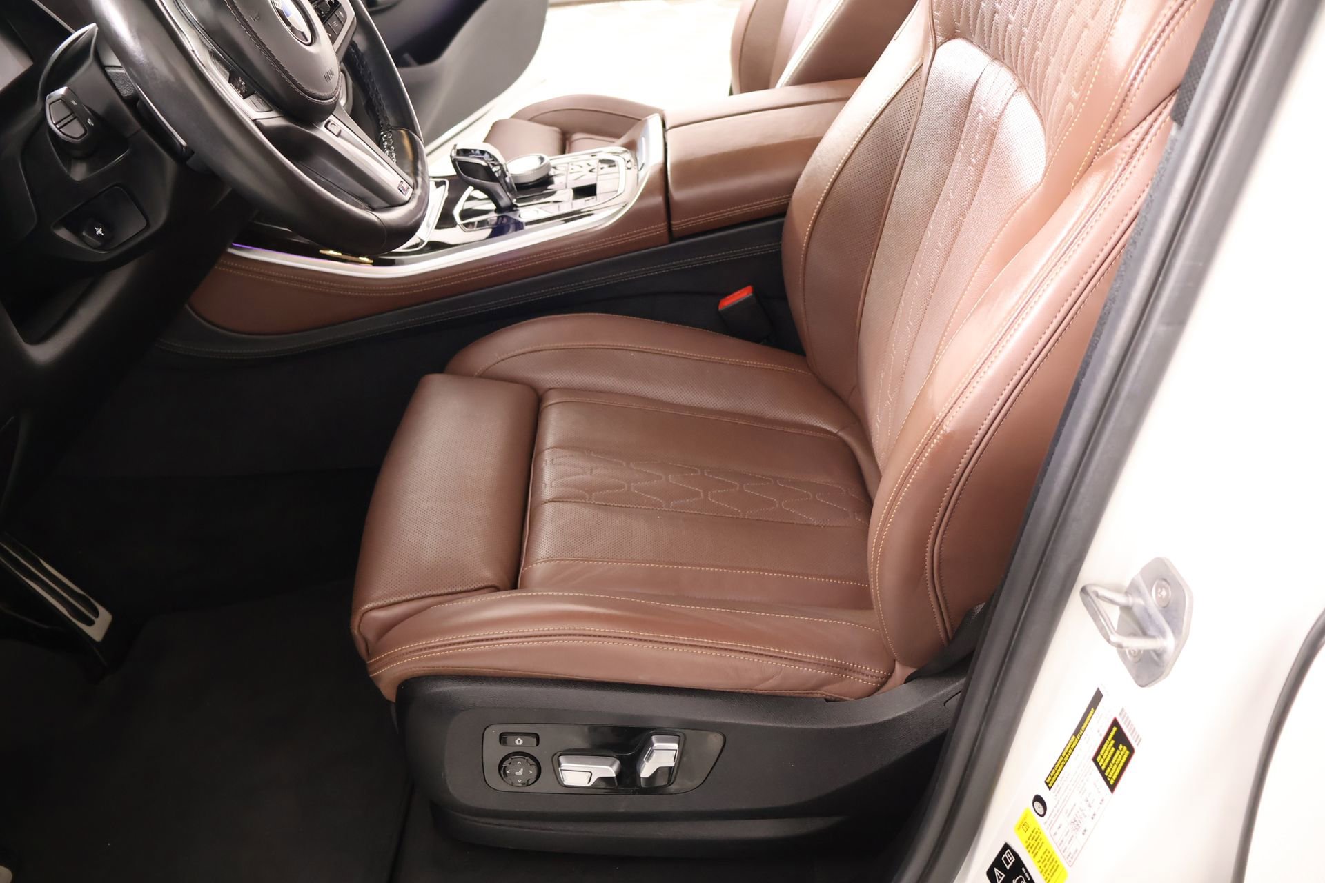 Used 2019 BMW X5 xDrive50i w/ M Sport Package image 12