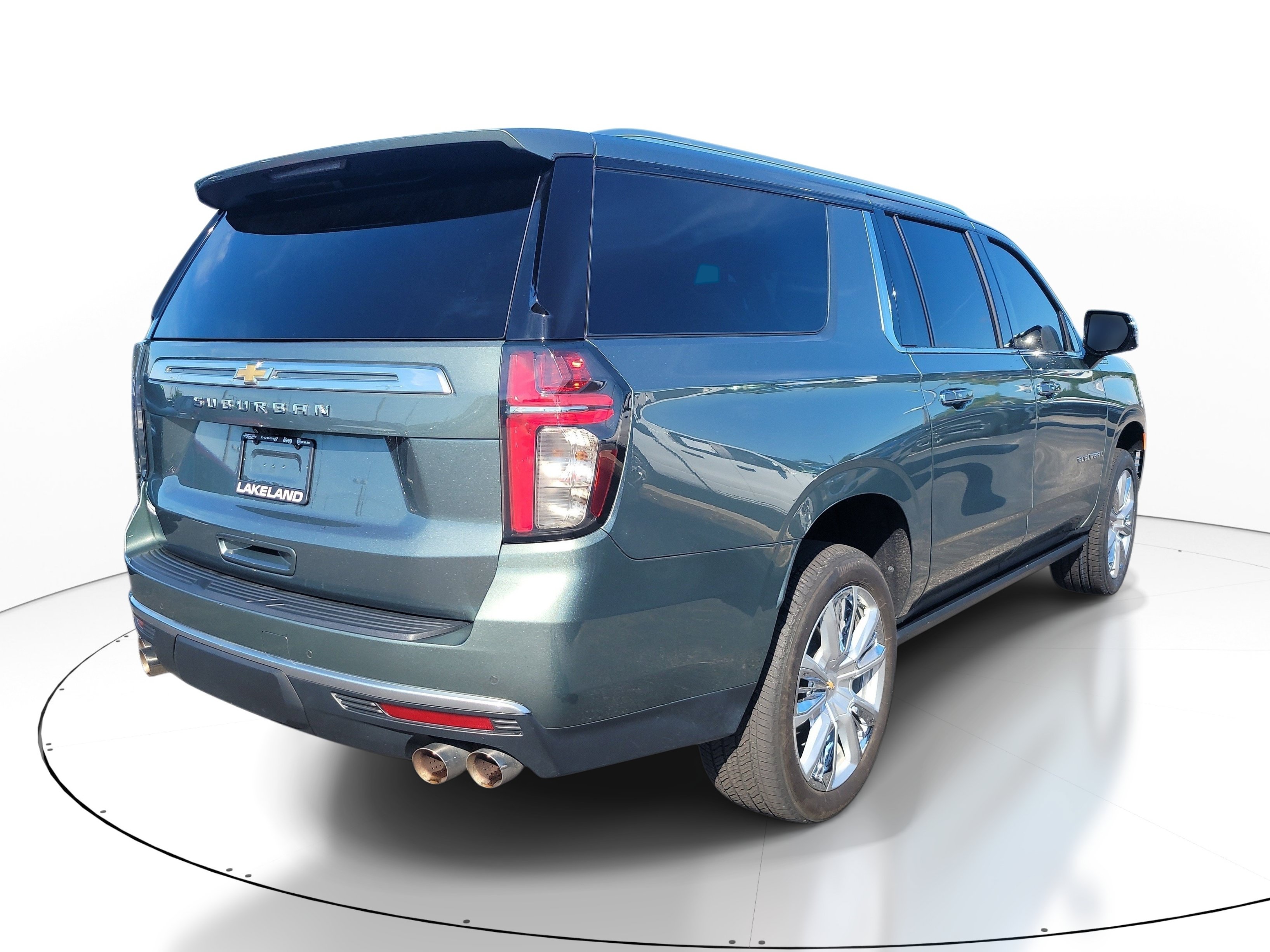 Used 2024 Chevrolet Suburban High Country AWD/4WD image 4