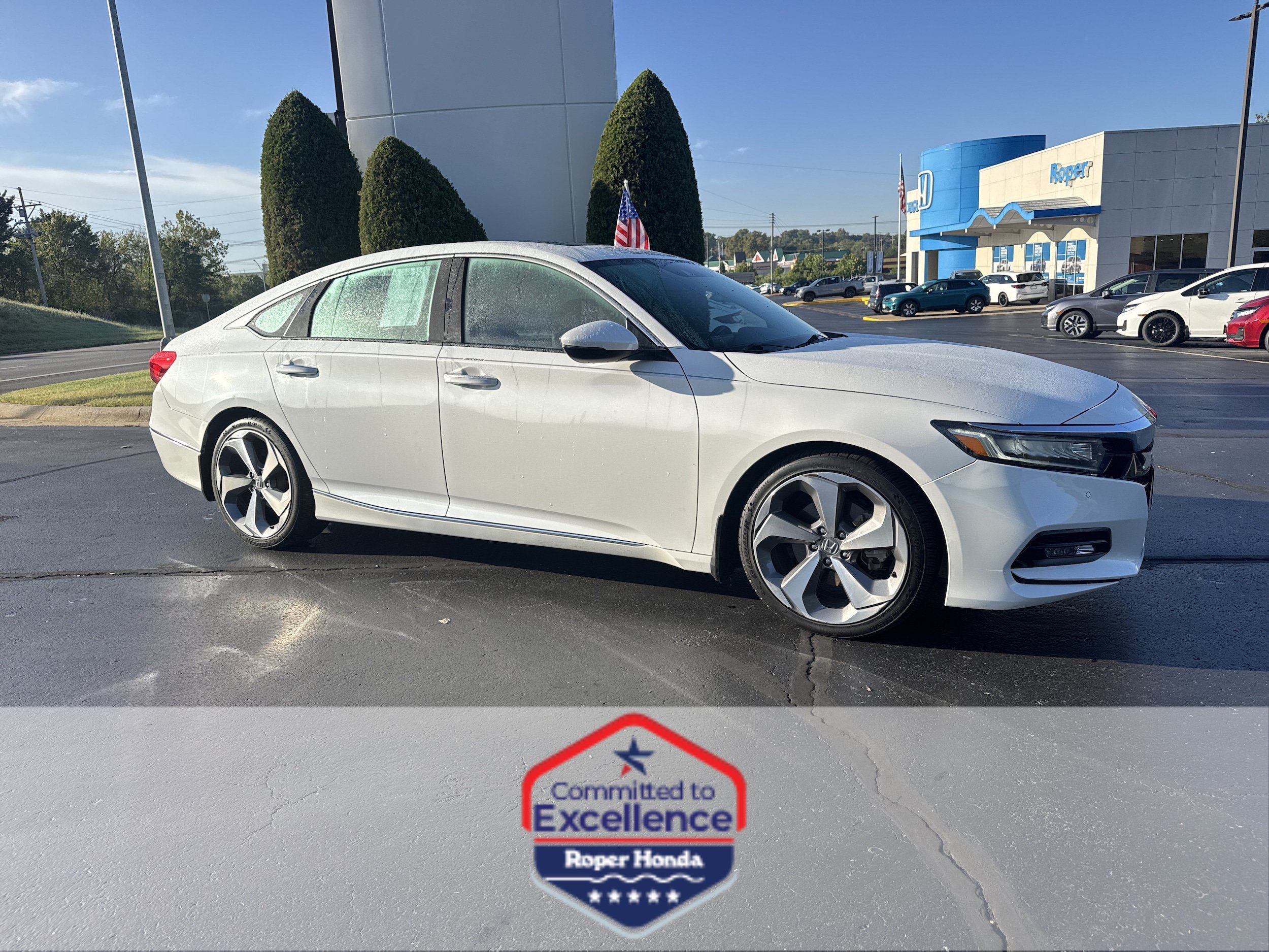 Used 2018 Honda Accord Touring image 1