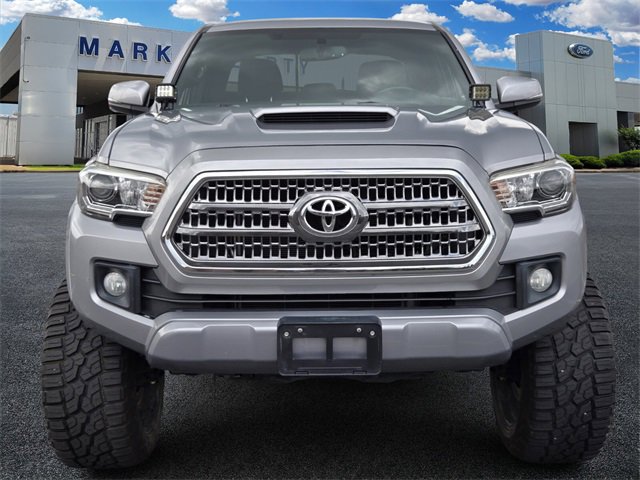 Used 2017 Toyota Tacoma TRD Sport image 7