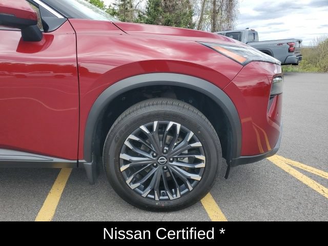 Certified 2025 Nissan Rogue SL w/ SL Premium Package AWD/4WD image 10