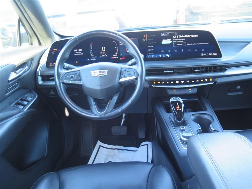 Used 2024 Cadillac XT4 Premium Luxury image 21