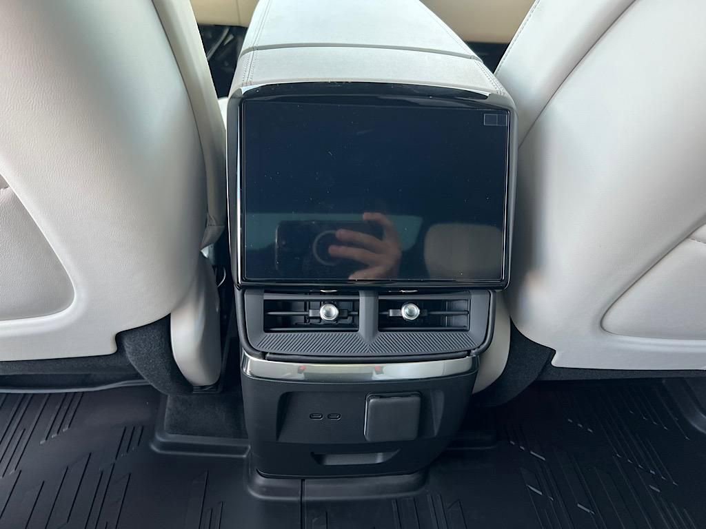 New 2026 Cadillac Vistiq Sport w/ LPO, Floor Liner Package image 10