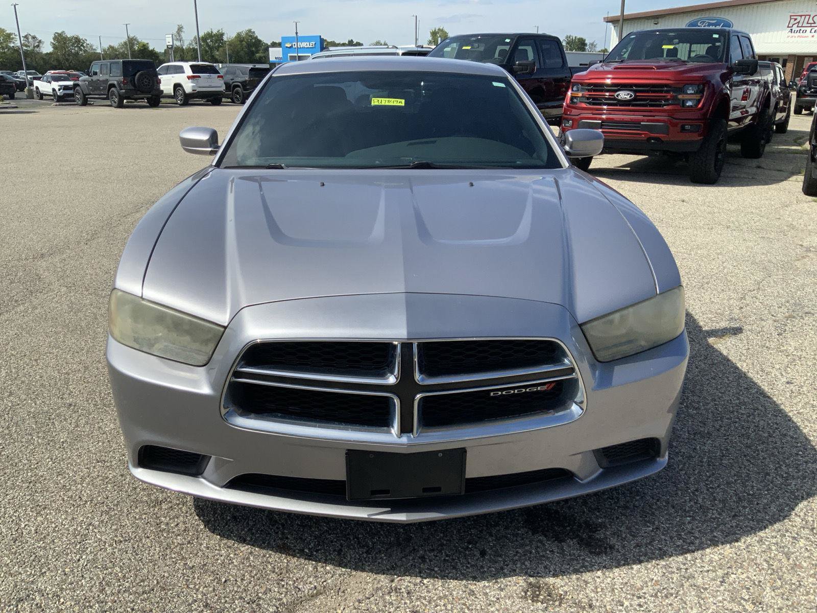 Used 2014 Dodge Charger SE RWD image 3
