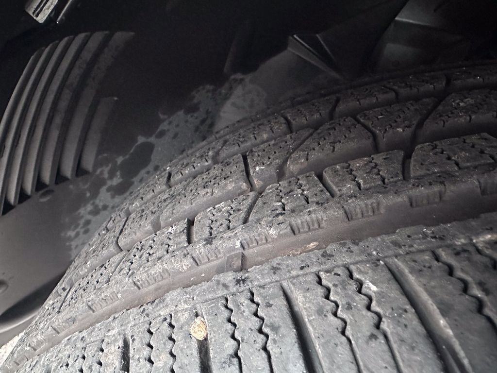 Used 2025 Mercedes-Benz GLE 350 4MATIC image 16