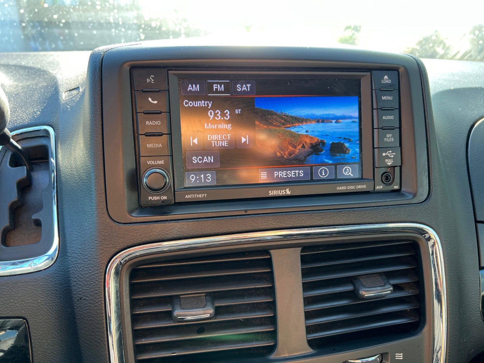 Used 2020 Dodge Grand Caravan SXT image 21