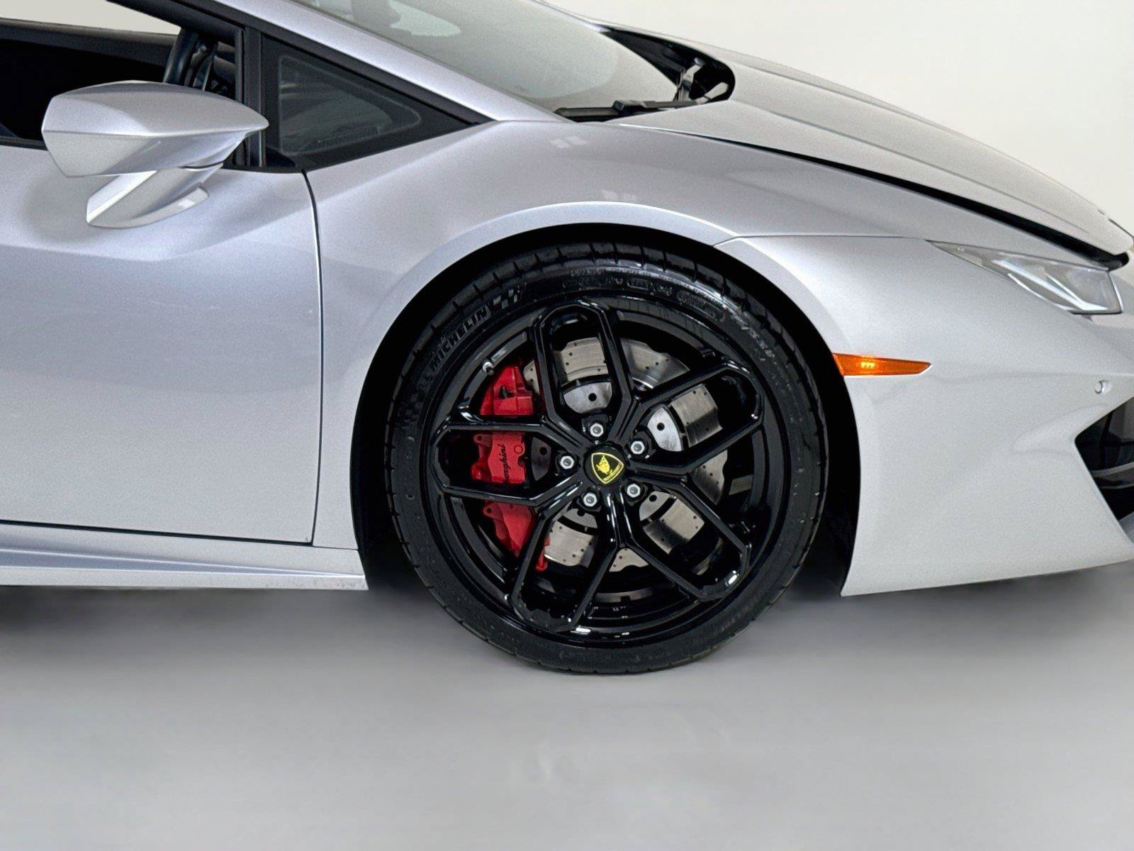 Used 2018 Lamborghini Huracan LP 580-2 RWD image 33