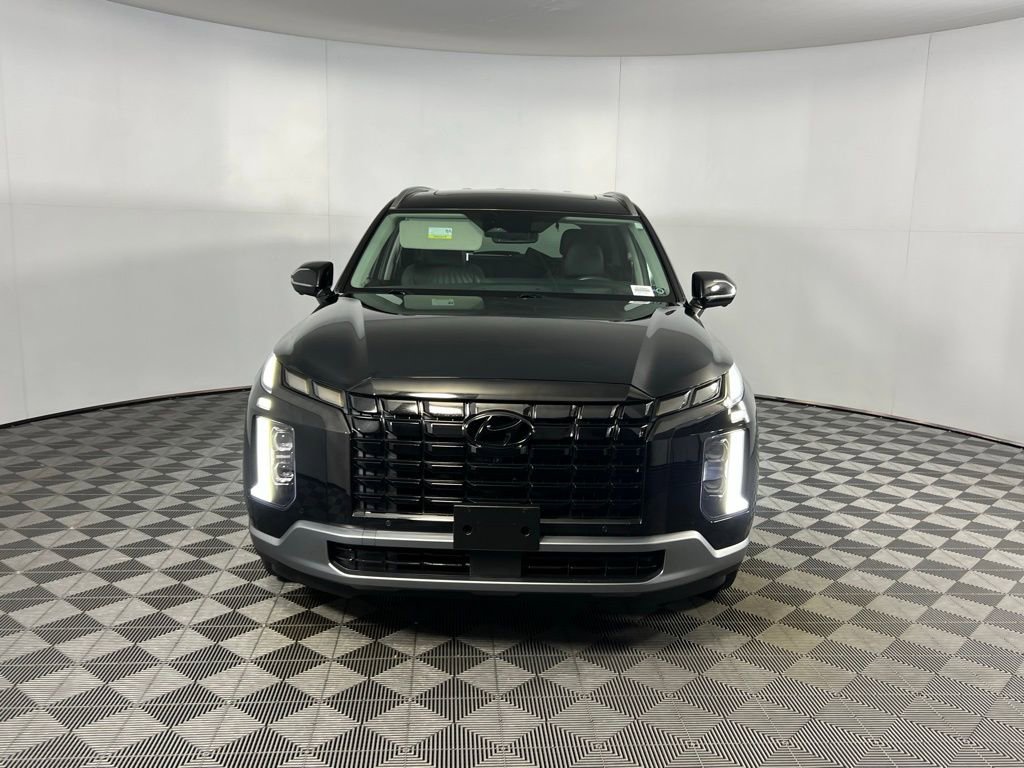 Used 2023 Hyundai Palisade Limited w/ Winter Package image 11