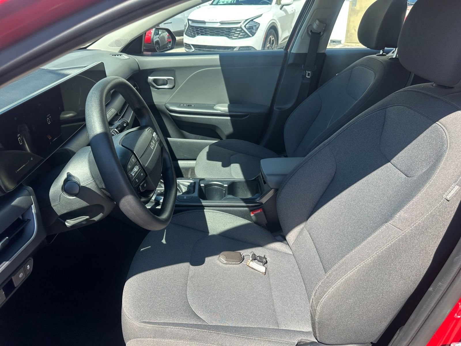 Used 2025 Kia K4 LXS image 24