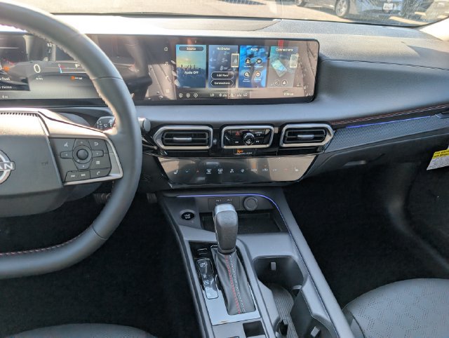 New 2026 Nissan Sentra SR w/ SR Premium Package FWD image 13