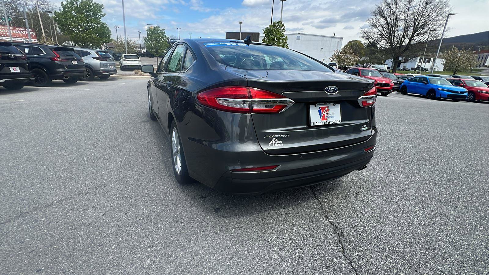 Used 2019 Ford Fusion SE image 6