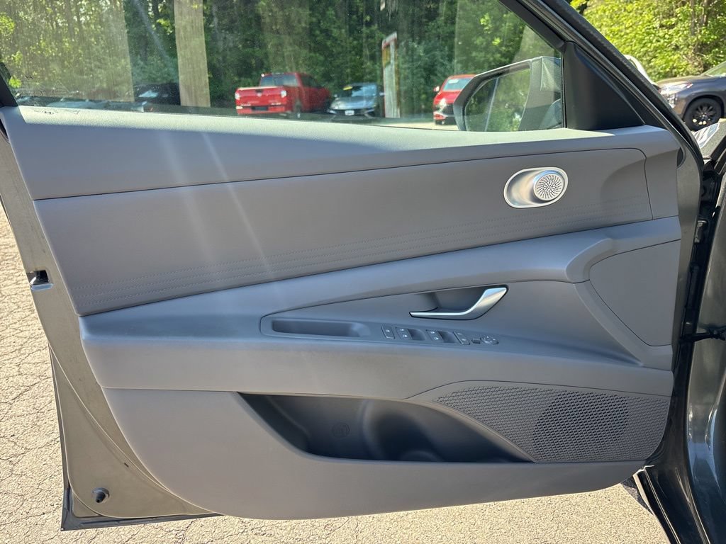Certified 2024 Hyundai Elantra SEL FWD image 18