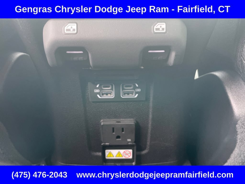 Certified 2025 Jeep Wrangler Unlimited Sahara w/ Safety Group AWD/4WD image 39
