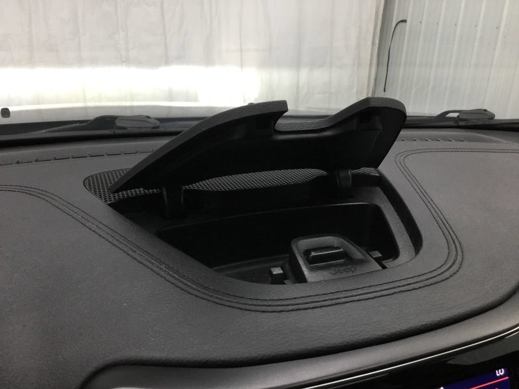 Used 2019 Jeep Cherokee Limited AWD/4WD image 21