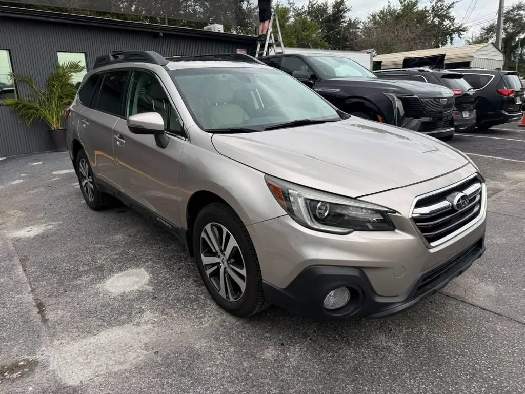 Used 2018 Subaru Outback 2.5i Limited AWD/4WD image 3
