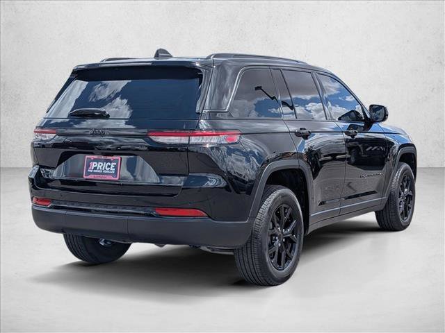 Used 2024 Jeep Grand Cherokee Altitude AWD/4WD image 5