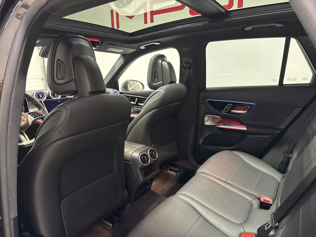Used 2025 Mercedes-Benz GLC 300 4MATIC image 37
