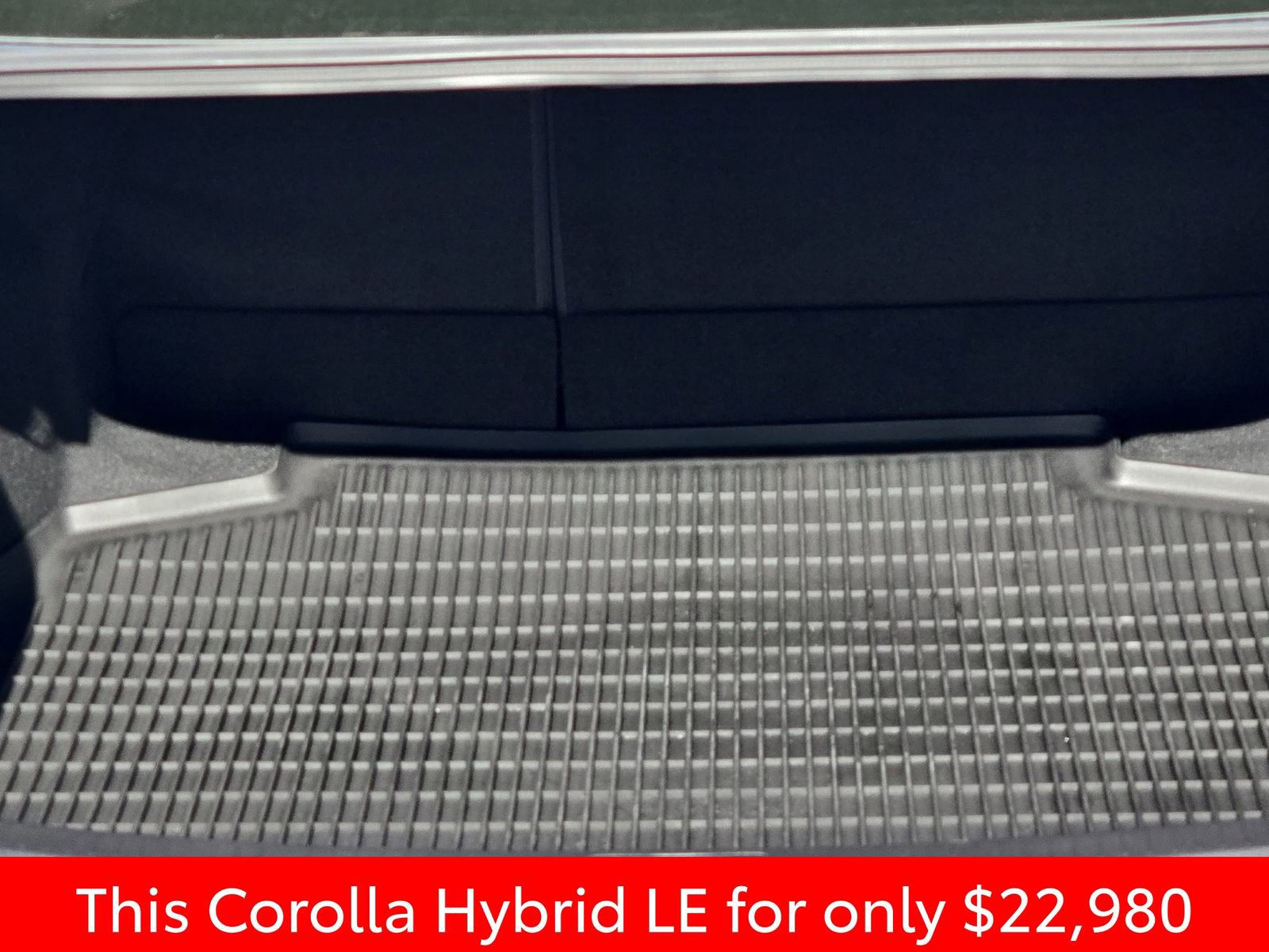 Used 2025 Toyota Corolla LE image 18