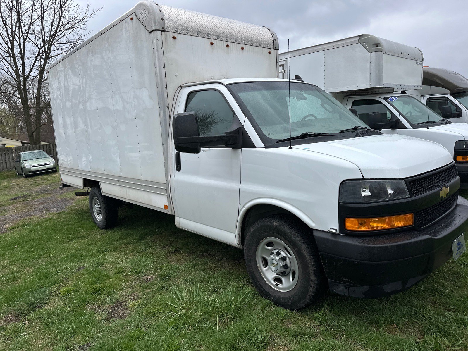 Used 2022 Chevrolet Express 3500 w/ Driver Convenience Package RWD image 3